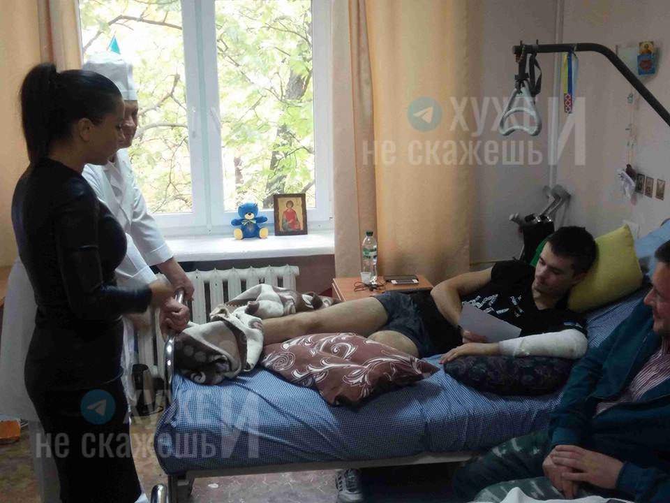 У мережі "виплили" фото Лорак з українськими військовими: росіяни образились (фото)